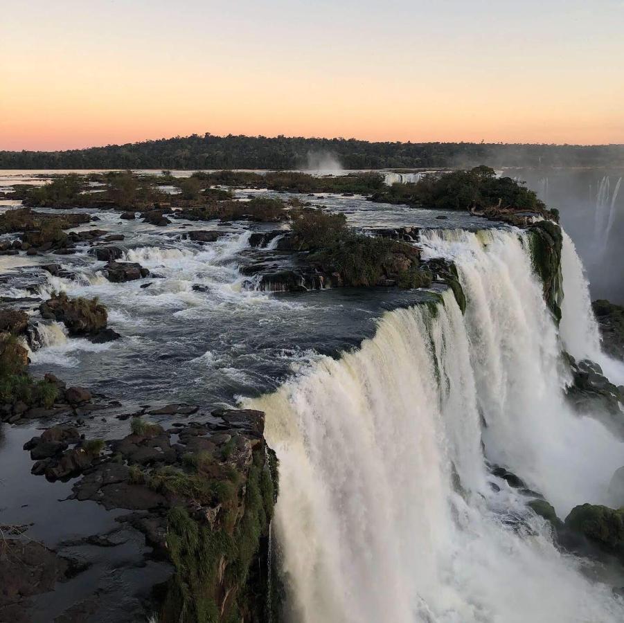Unidade Independente E Confortavel, Em Sobrado Residencial No Coracao De Foz! Terreo E Piscina Compartilhada Foz do Iguaçu Exterior foto